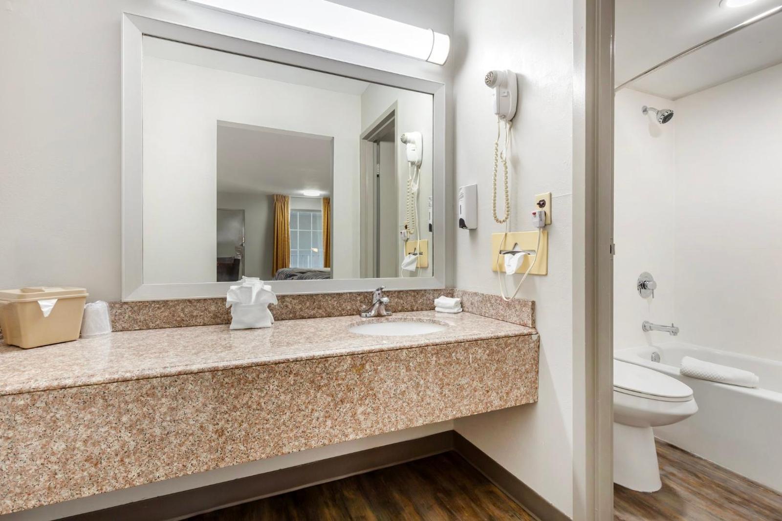 Quality Inn Dunn Main image 1
