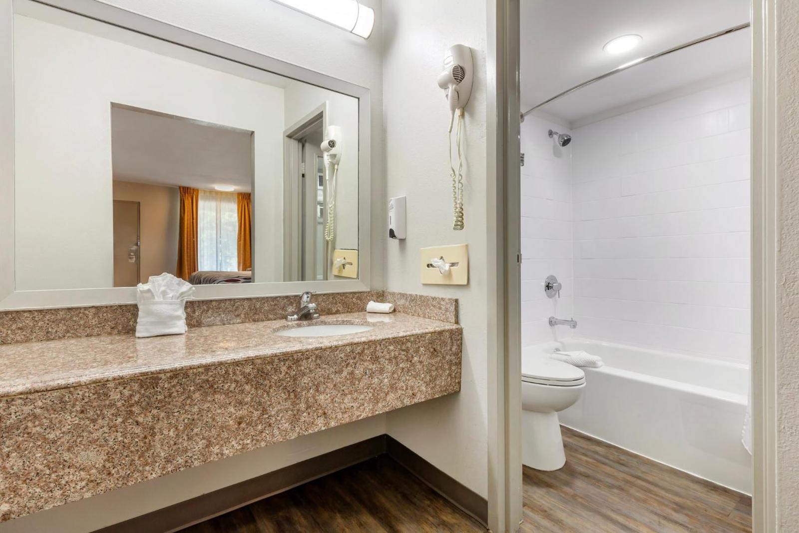 Quality Inn Dunn Main image 2